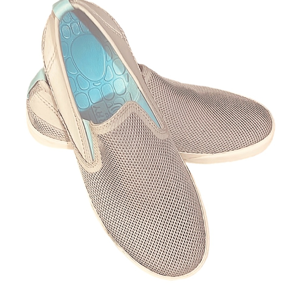 Sperry slip on shoes